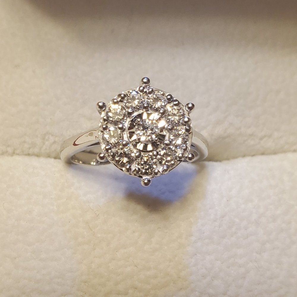 The brand new, beautiful design 14K white gold diamond ring - Picture 2 of 7